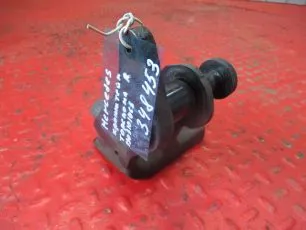 9303101063 MERCEDES Кронштейн торсиона правый