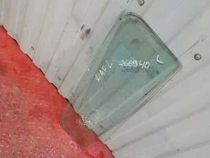 1284622 DAF Стекло двери