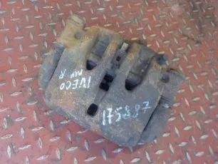 504139834 IVECO Суппорт правый
