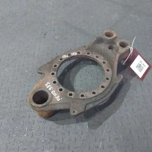 5010136724 RENAULT Щит опорный задний