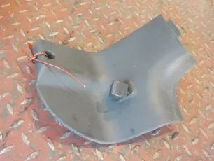 504047554 IVECO Накладка стойки