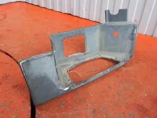 81615100680 MAN Корпус подножки нижний правый