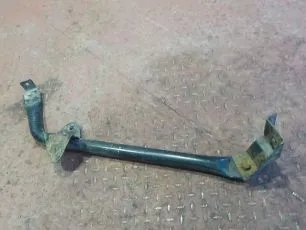 9416600677 MERCEDES Кронштейн подножки верхней левой