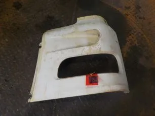 1398284 DAF Рамка фары левая