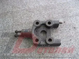 6795008 VOLVO Кронштейн реактивной тяги