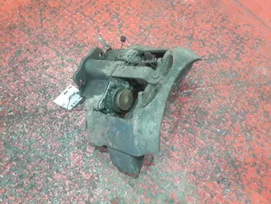 5001858404 RENAULT Суппорт левый