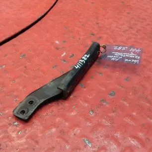 82318840 VOLVO Кронштейн подножки
