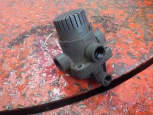 44298044 MERCEDES Клапан ускорительный