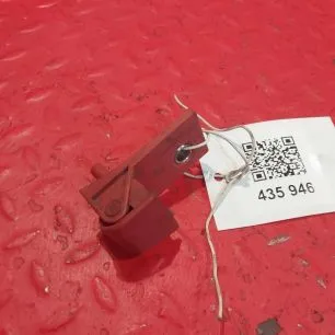 9418900472 MERCEDES Ручка бардачка левого