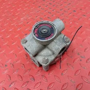 5010098974 RENAULT Клапан ускорительный