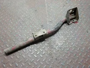 9438900046 MERCEDES Кронштейн крыла переднего