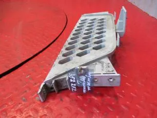 82142327 VOLVO Ступень подножки