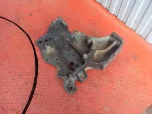 5010574082 RENAULT Кронштейн усилителя бампера правый