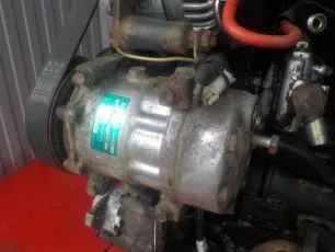 5010563567 RENAULT Компрессор кондиционера