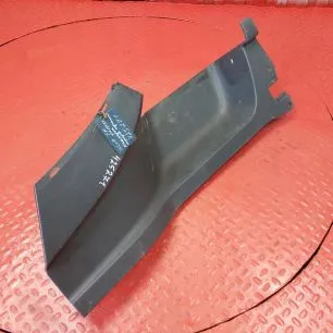 82819482 VOLVO Накладка корпуса подножки