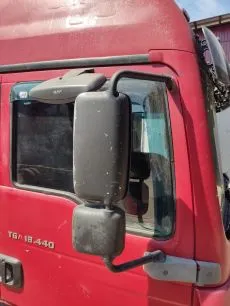 81637316618 MAN Кронштейн зеркала