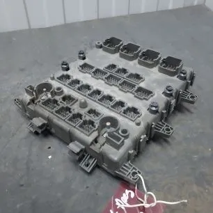 7421169993 RENAULT Блок предохранителей