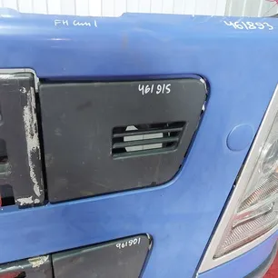 20529705 VOLVO Заглушка решетки левая
