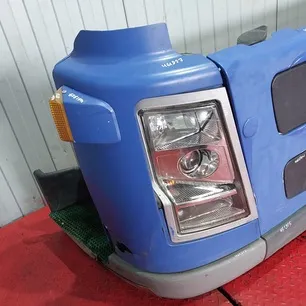 20452887 VOLVO Рамка фары правая