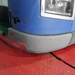 20529742 VOLVO Угол бампера правый