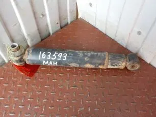 81437026013 MAN Амортизатор передний