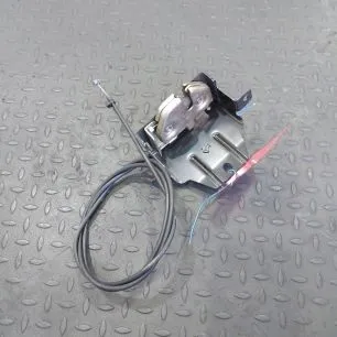 9607520250 MERCEDES Замок бардачка