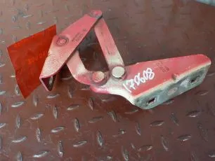 504058771 IVECO Петля капота