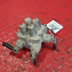 WG9000360523 SITRAK\HOWO Кран 4-х контурный