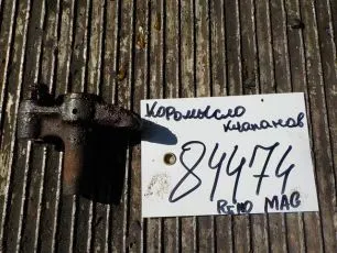 5200267193 RENAULT Коромысло клапанов