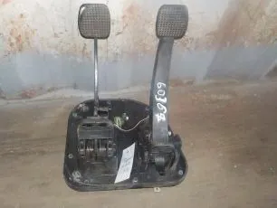 504068713 IVECO Блок педалей