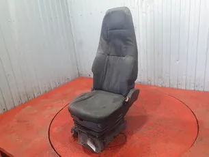 20591480 VOLVO Сиденье правое