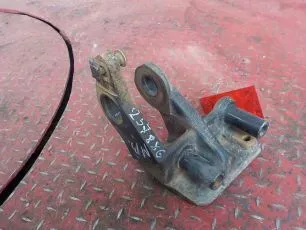 9303100963 MERCEDES Кронштейн торсиона левый