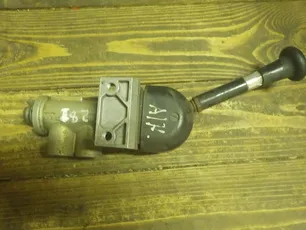 24303781 MERCEDES Кран ручного тормоза