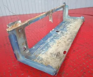 5000938738 RENAULT Корпус подножки верхний правый