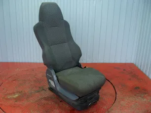 81623076226 MAN Сиденье правое