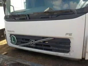 20748337 VOLVO Капот
