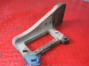 9436662631 MERCEDES Кронштейн корпуса подножки правый