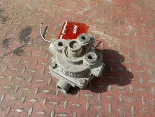 5010216962 RENAULT Клапан ускорительный