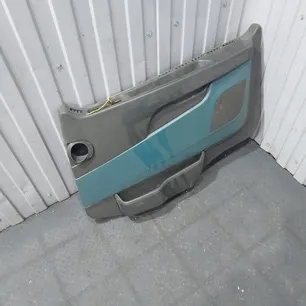 21635557 VOLVO Обшивка двери
