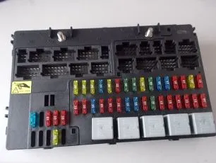 4461858 MERCEDES Блок предохранителей