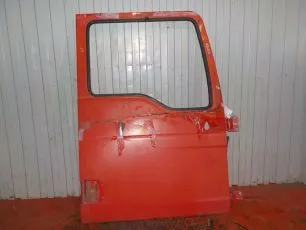 81626004118 MAN Дверь правая