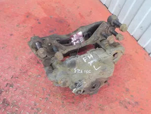 21487612 VOLVO Суппорт задний правый