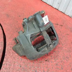9444201102 MERCEDES Суппорт передний правый