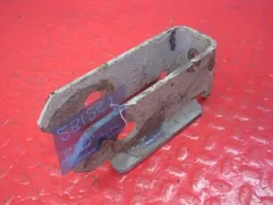 5010629068 RENAULT Кронштейн усилителя бампера правый