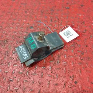 9305210097 MERCEDES Кронштейн крыла переднего