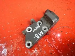 9061500770 MERCEDES Кронштейн генератора