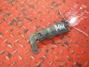 81611405032 MAN Кронштейн амортизатора капота