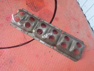21644620 VOLVO Маслоотражатель двигателя