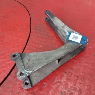 5010552098 RENAULT Кронштейн цилиндра подъёма кабины