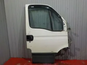 Дверь передняя правая IVECO